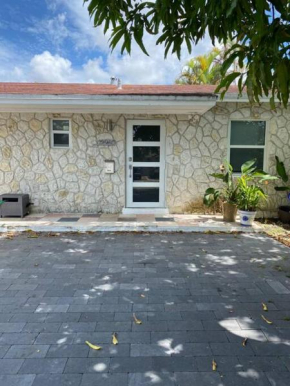 Quiet and Spacious Townhouse in Miami, West Miami